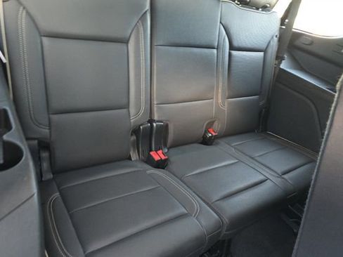 Used 2024 GMC Yukon SLT image 17