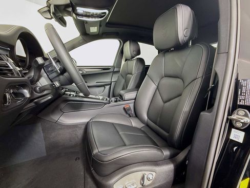 New 2026 Porsche Macan Turbo image 5