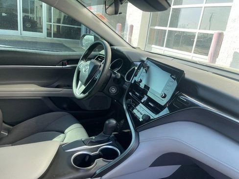 Used 2021 Toyota Camry LE image 2