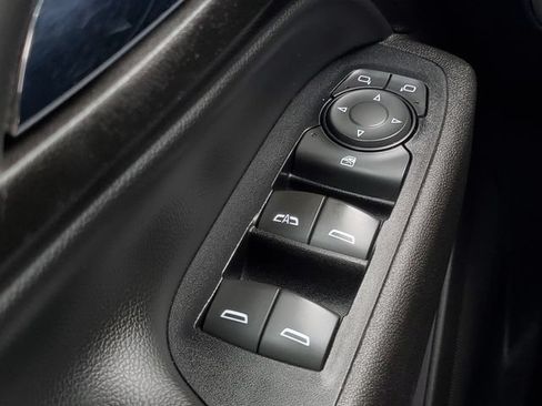 Used 2018 Chevrolet Equinox LT FWD image 21