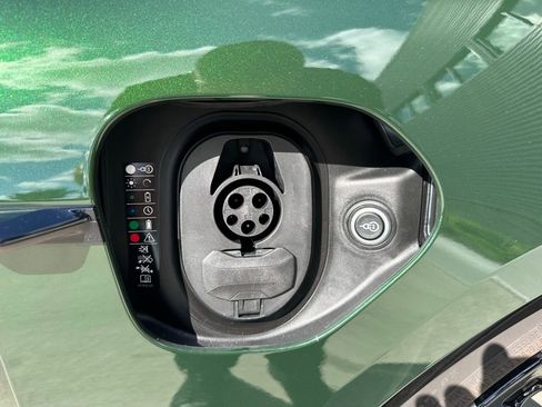 Used 2025 Porsche Taycan Turbo S image 34