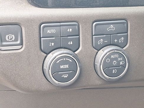 Certified 2024 Chevrolet Silverado 2500 LT image 32