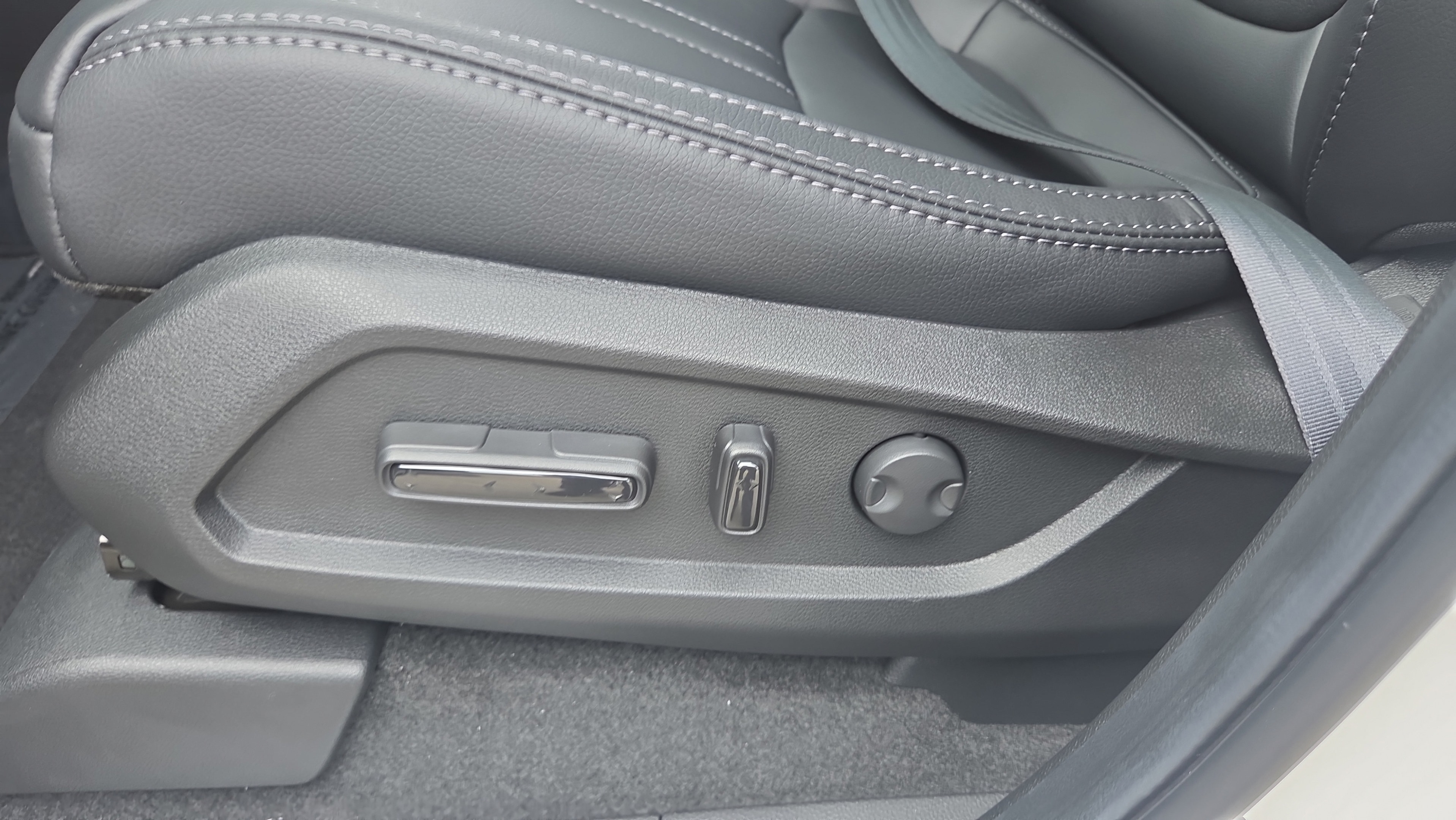 New 2026 Honda Pilot Touring image 10