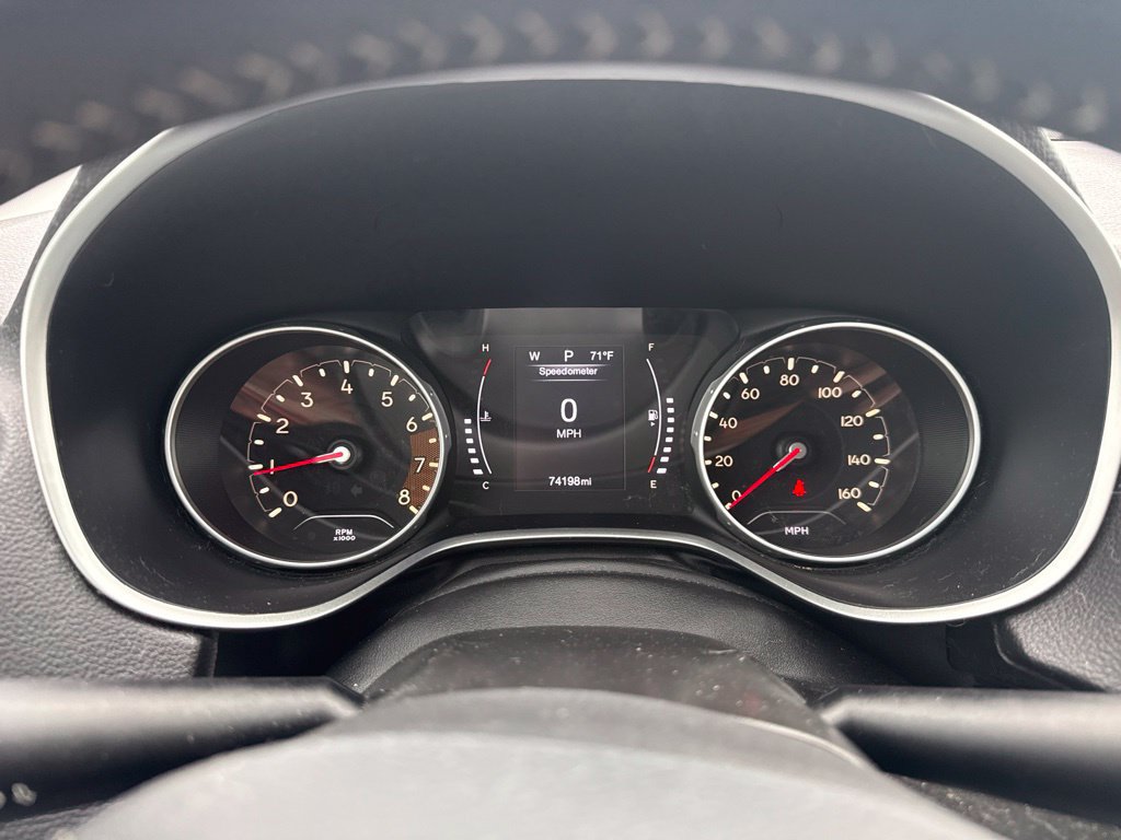 Used 2018 Jeep Compass Latitude FWD image 3