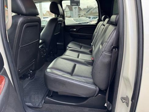 Used 2013 Chevrolet Avalanche LTZ image 17