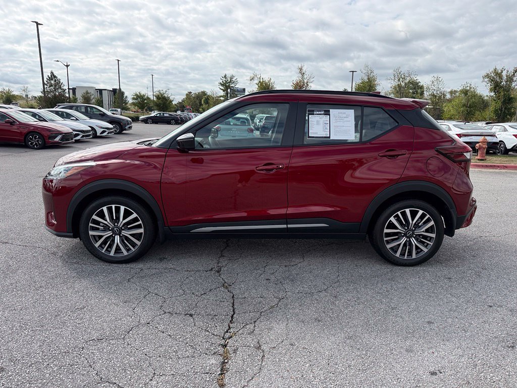 Used 2024 Nissan Kicks SR w/ SR Premium Package FWD image 4