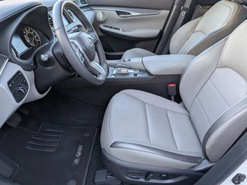 Certified 2025 INFINITI QX50 Luxe image 28