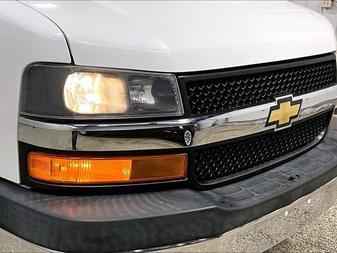 Used 2020 Chevrolet Express 3500 LT w/ LT Preferred Equipment Group image 30