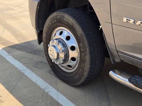 Used 2024 RAM 3500 Laramie AWD/4WD image 8