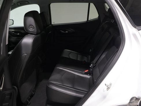 Used 2024 GMC Terrain SLT AWD/4WD image 16