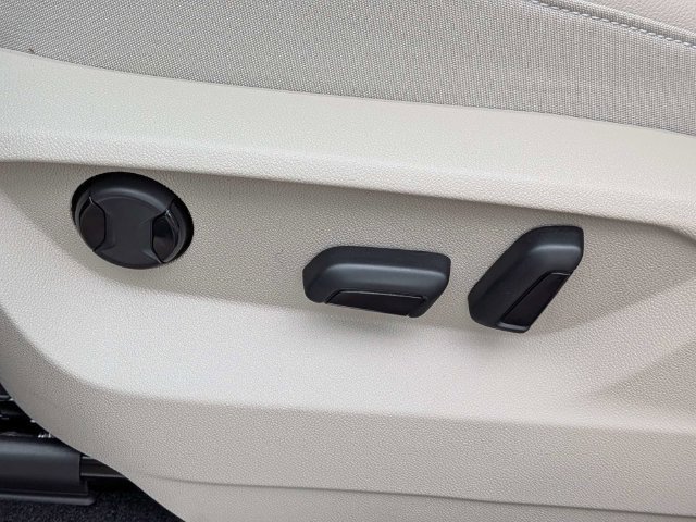 New 2026 Volkswagen Atlas SE FWD image 21