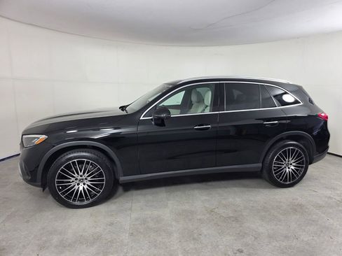 Used 2025 Mercedes-Benz GLC 300 image 7