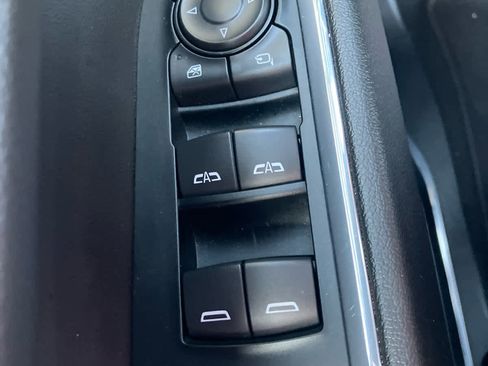 Used 2024 GMC Sierra 1500 SLT AWD/4WD image 13