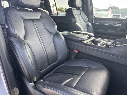 Used 2024 Jeep Wagoneer Series II w/ Flexible Seating Group RWD image 13