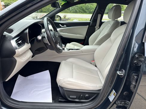 Used 2025 Genesis G70 2.5T AWD/4WD image 22
