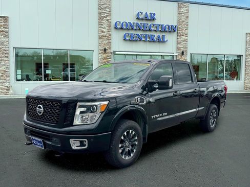 Used 2016 Nissan Titan PRO-4X w/ Pro-4x Convenience Package AWD/4WD image 1