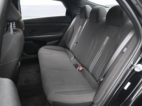 Used 2025 Hyundai Elantra Sport image 25