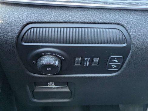 Used 2022 Jeep Wagoneer Series III w/ Rear Seat Video Group 1 AWD/4WD image 24