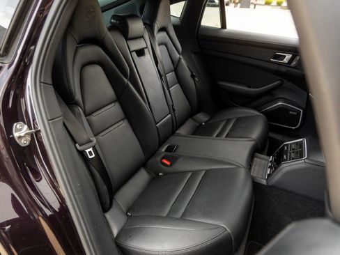 Certified 2022 Porsche Panamera Platinum Edition image 43