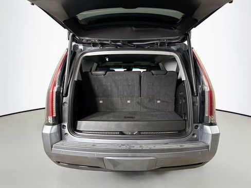 Used 2019 Cadillac Escalade Premium Luxury w/ Escalade Sport Edition image 29