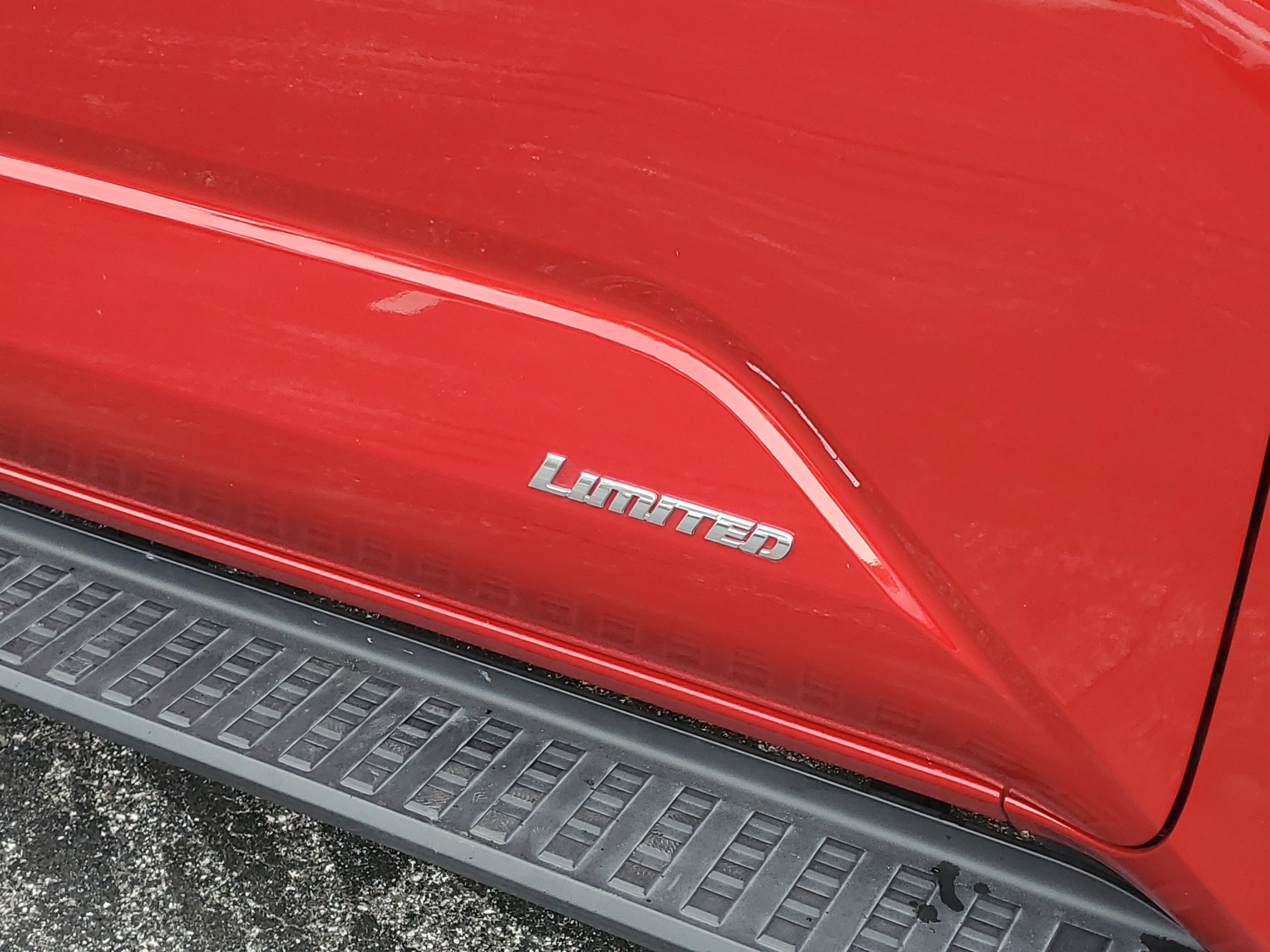 Used 2025 Toyota 4Runner Limited AWD/4WD image 9