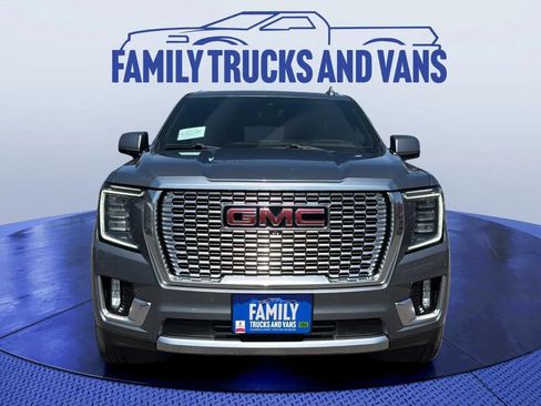 Used 2021 GMC Yukon Denali w/ Denali Premium Package AWD/4WD image 8