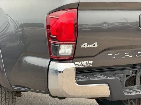 Used 2019 Toyota Tacoma SR5 AWD/4WD image 17