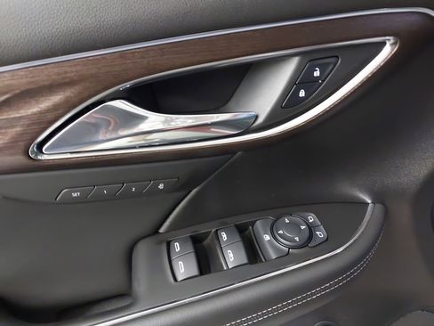 Used 2023 Buick Envision Avenir AWD/4WD image 26