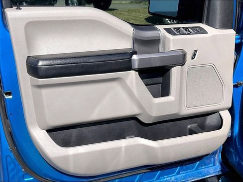 Used 2019 Ford F150 XLT w/ Equipment Group 302A Luxury AWD/4WD image 22