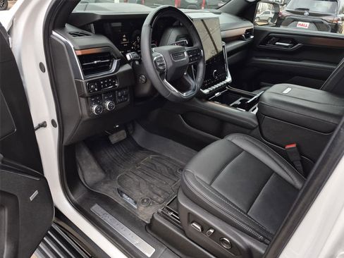 Certified 2025 GMC Yukon Denali w/ Denali Reserve Package image 14