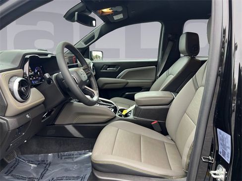 Used 2025 Chevrolet Colorado ZR2 w/ Technology Package image 10