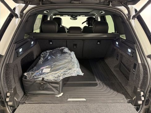 New 2026 Land Rover Range Rover SE image 29
