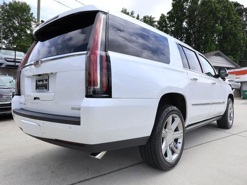Used 2016 Cadillac Escalade ESV Premium AWD/4WD image 7