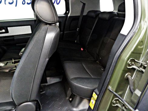 Used 2007 Toyota FJ Cruiser 4WD image 9