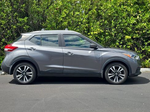 Used 2020 Nissan Kicks SV w/ Exterior Package FWD image 3