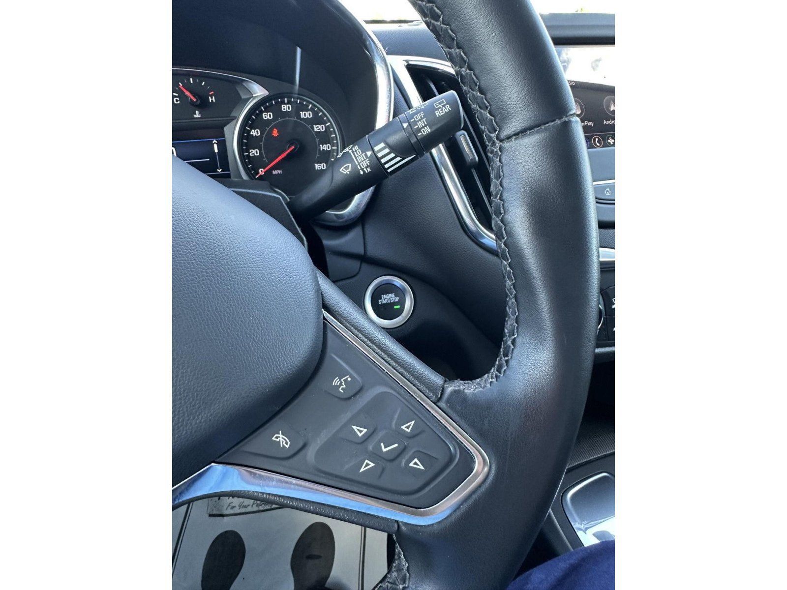 Used 2024 Chevrolet Equinox LT FWD image 44