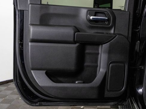 Used 2020 Chevrolet Silverado 2500 Custom w/ Custom Value Package image 32