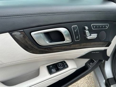 Used 2013 Mercedes-Benz SL 550 image 31