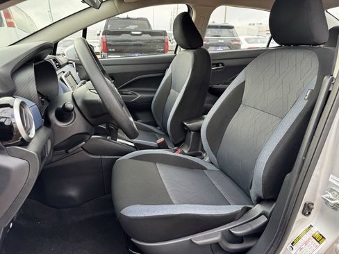 Used 2025 Nissan Versa SV image 27