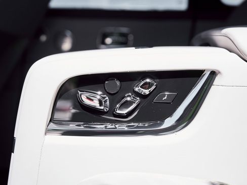 Used 2024 Rolls-Royce Cullinan image 62