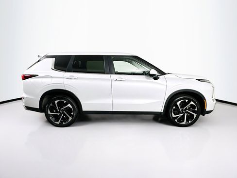 Used 2024 Mitsubishi Outlander SE image 10