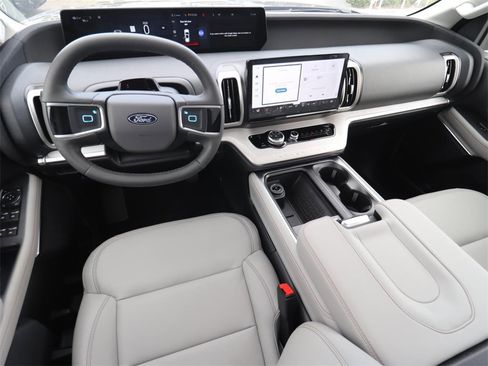 New 2025 Ford Expedition Max Active image 10