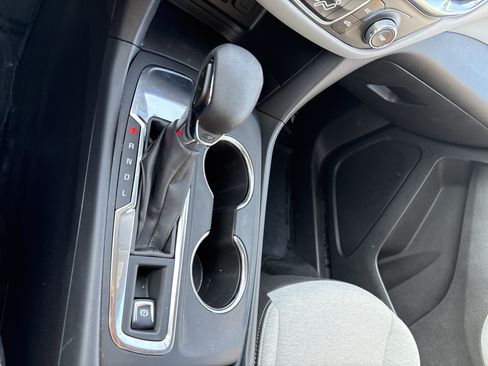 Used 2024 Chevrolet Equinox LS FWD image 31
