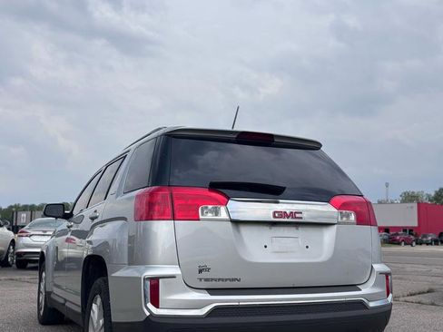 Used 2017 GMC Terrain SLE w/ Convenience Package FWD image 3