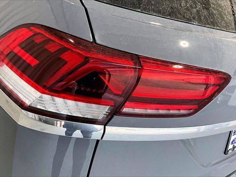 Used 2022 Volkswagen Atlas Cross Sport SEL R-Line AWD/4WD image 13