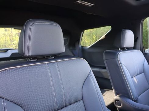 Used 2026 Chevrolet Traverse High Country w/ LPO, Floor Liner Package AWD/4WD image 22