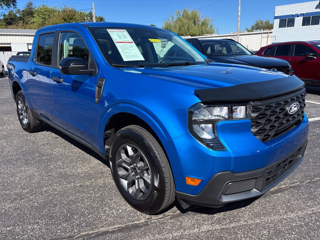 Used 2025 Ford Maverick XLT w/ Equipment Group 301A AWD/4WD image 1