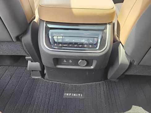 Used 2025 INFINITI QX80 Sensory AWD/4WD image 12