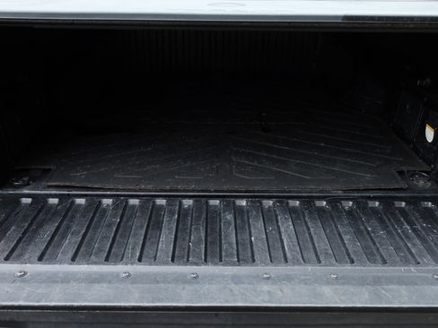 Used 2016 Toyota Tacoma SR5 image 17