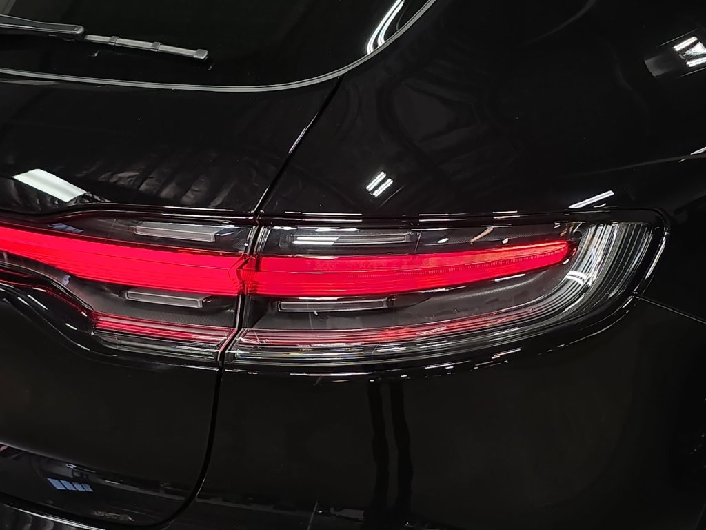 Certified 2026 Porsche Macan AWD/4WD image 30